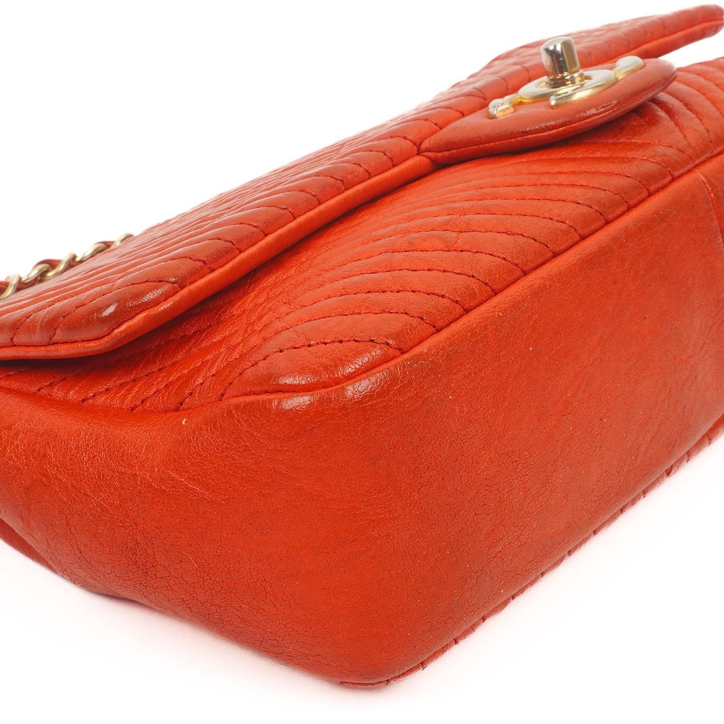 Chanel Red Chevron Quilted Distressed Calfskin Medium Classic Single Medallion Flap Gold Hardware