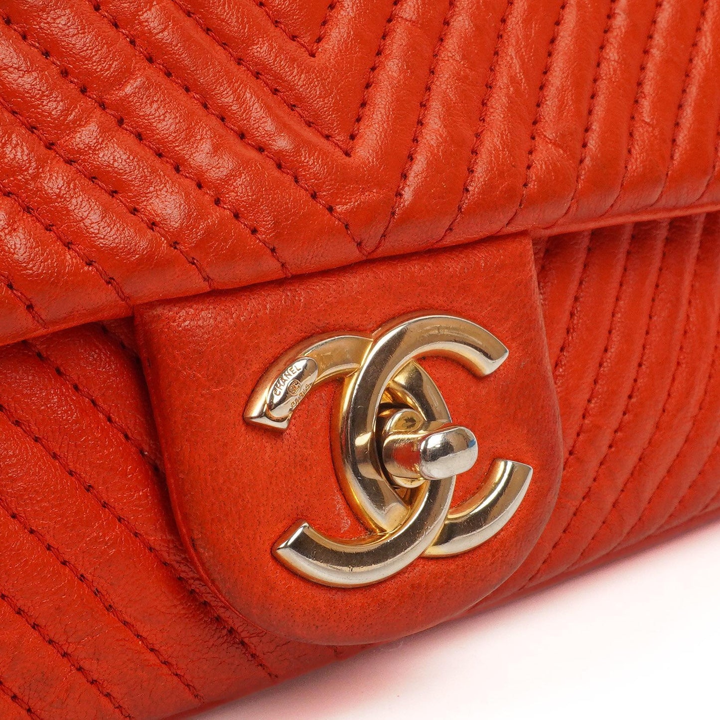 Chanel Red Chevron Quilted Distressed Calfskin Medium Classic Single Medallion Flap Gold Hardware