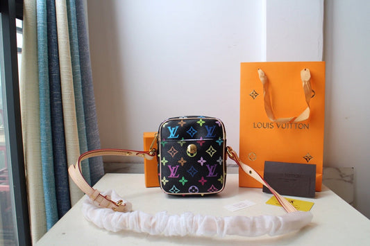 Louis Vuitton Luxury Bags 1798