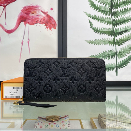 Louis Vuitton Luxury Bags 1824