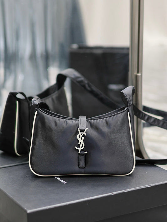 Yves Saint Laurent Atelier Refined Handbag