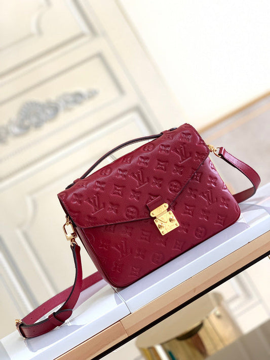 Louis Vuitton Luxury Bags 1811