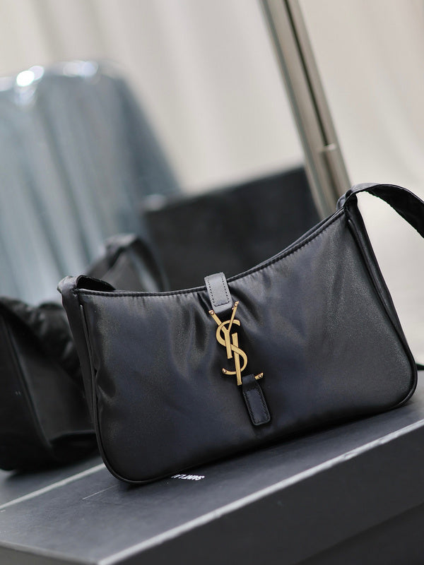 Yves Saint Laurent - Bags - 168