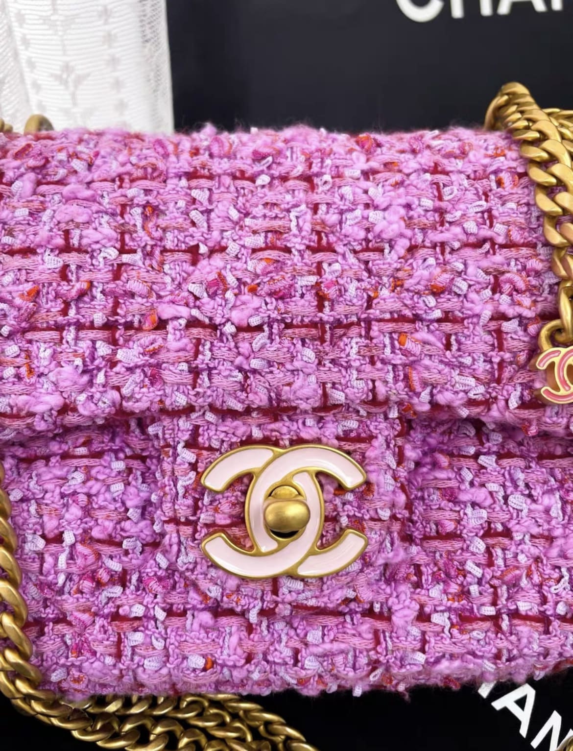 Chanel Chanel 22 Shoulder Bag - Rovelle Bags