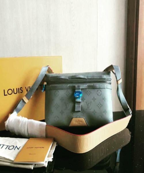 Louis Vuitton Messenger PM Monogram Titanium