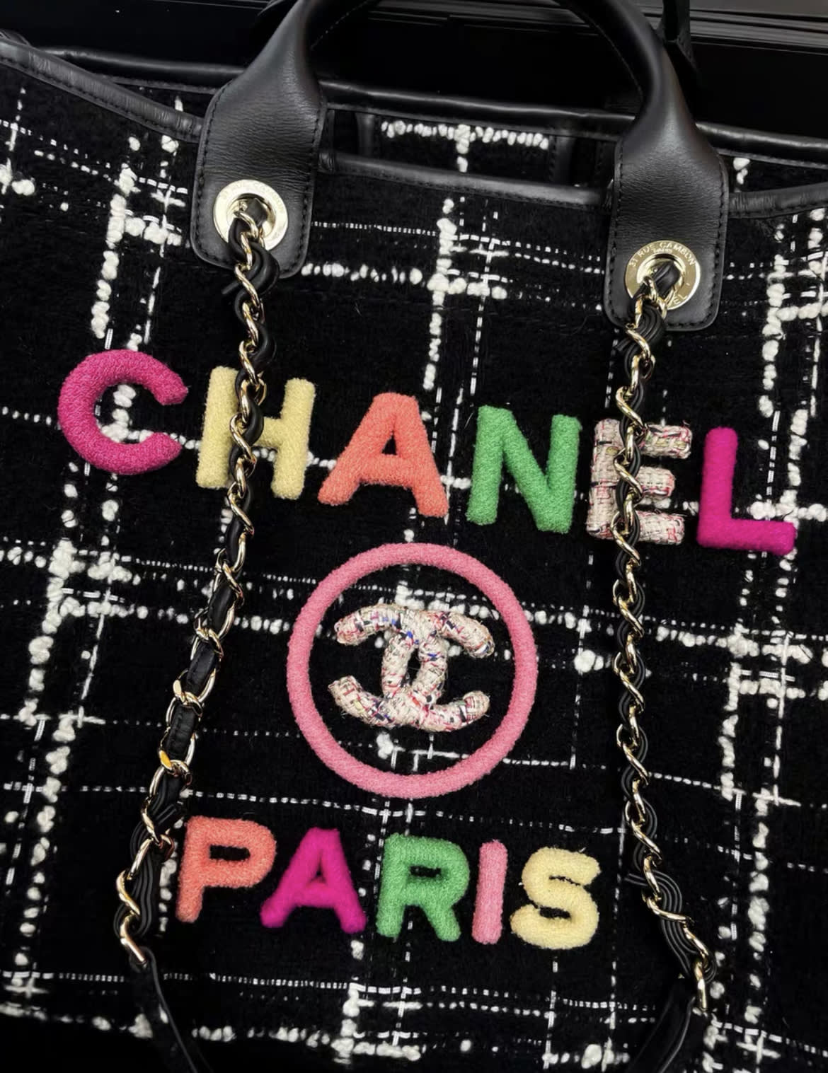 Chanel Chanel 22 Shoulder Bag - Rovelle Bags