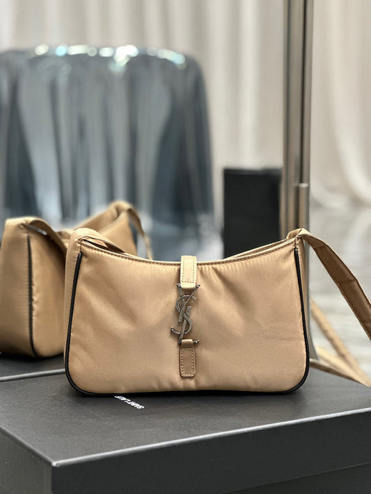Yves Saint Laurent - Bags - 162