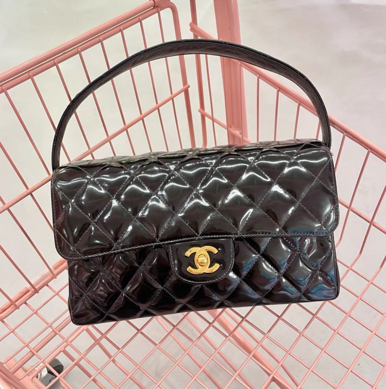 Chanel Chanel 19 Shoulder Bag - Rovelle Bags