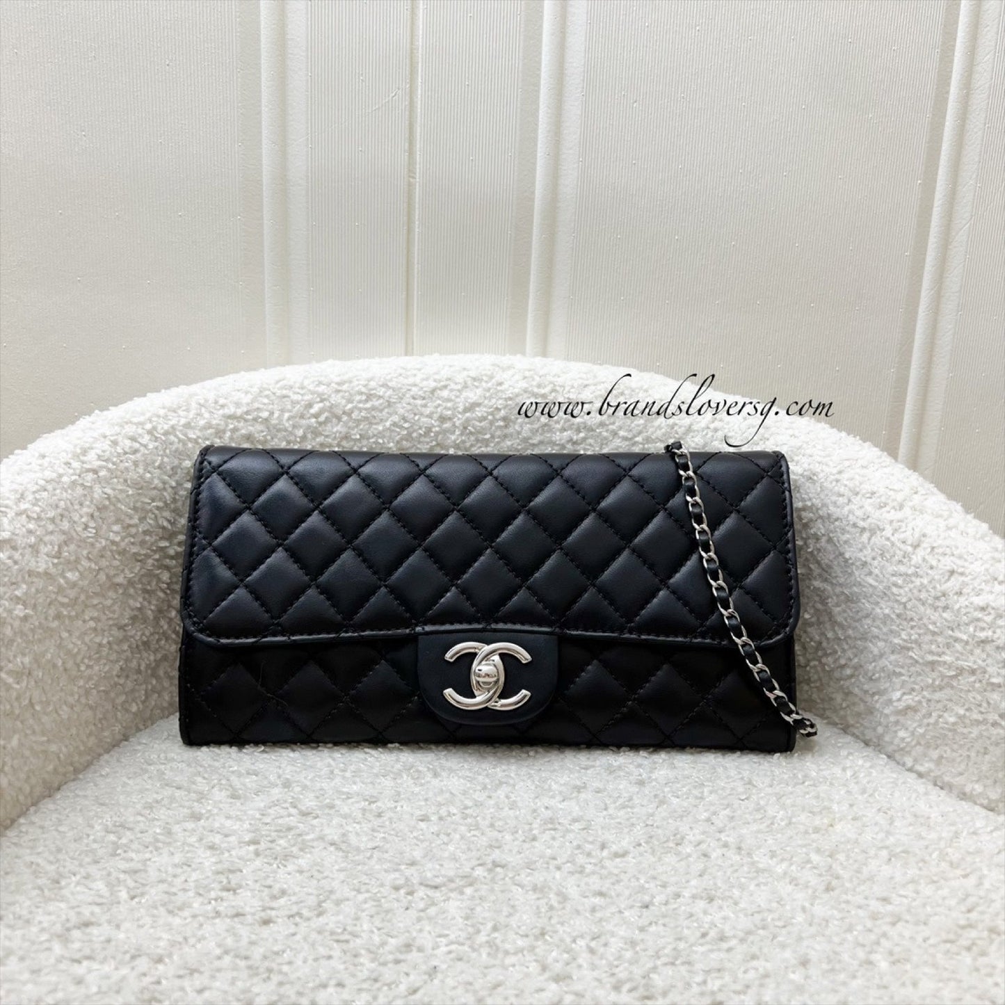 Chanel Seasonal Clutch with Chain in Clutch Bag - Rovelle Bags