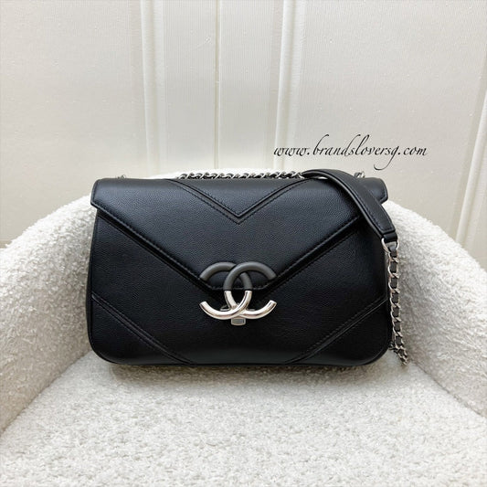 Chanel Macro Chevron Flap Flap Bag - Rovelle Bags