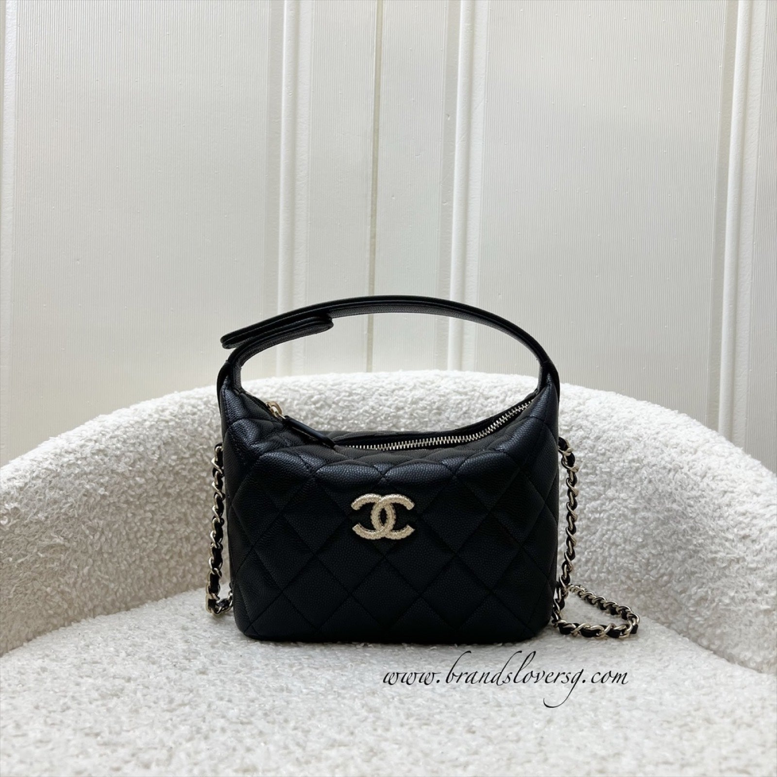 Chanel 25A Quilted Hobo Clutch on Shoulder Bag - Rovelle Bags