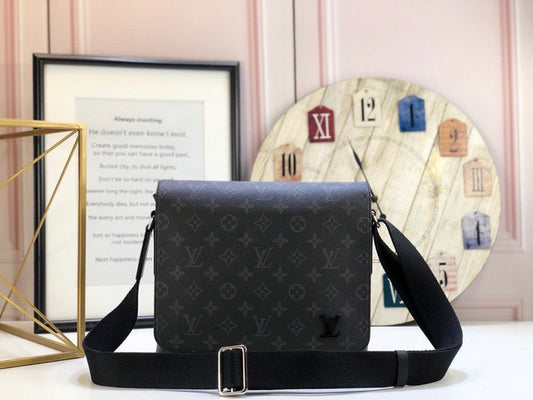 Louis Vuitton Luxury Bags 1946