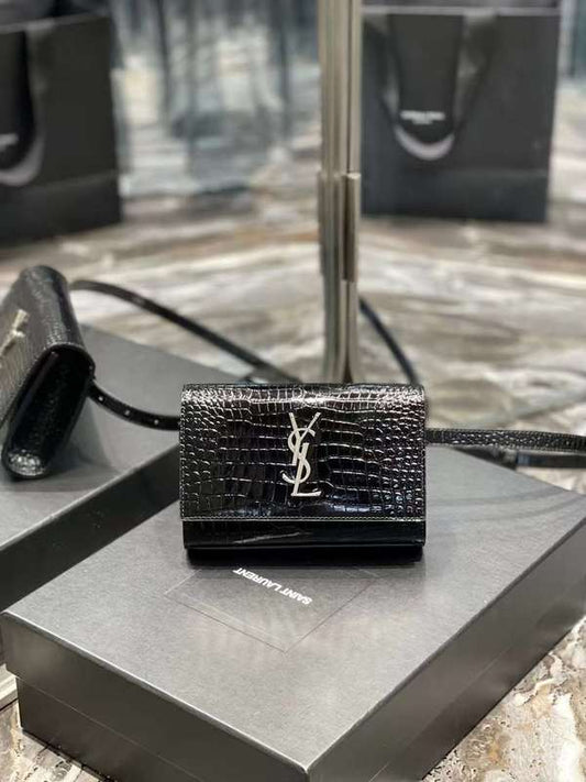 Yves Saint Laurent Weekend Modern Handbag