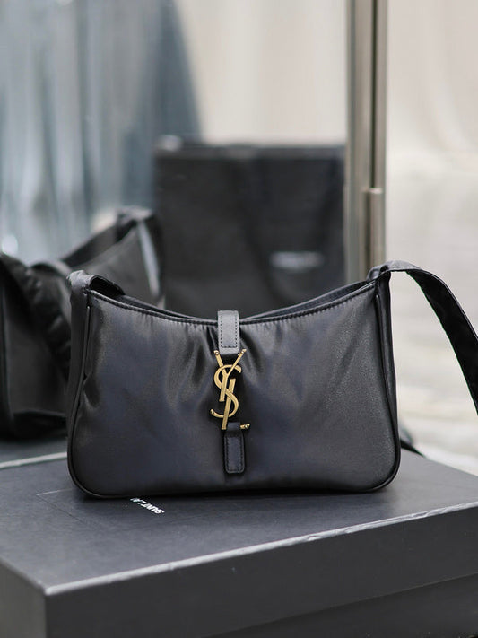 Yves Saint Laurent - Bags - 168