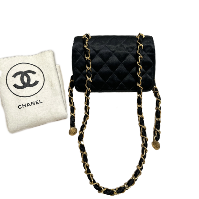 Chanel Chanel 19 Shoulder Bag - Rovelle Bags