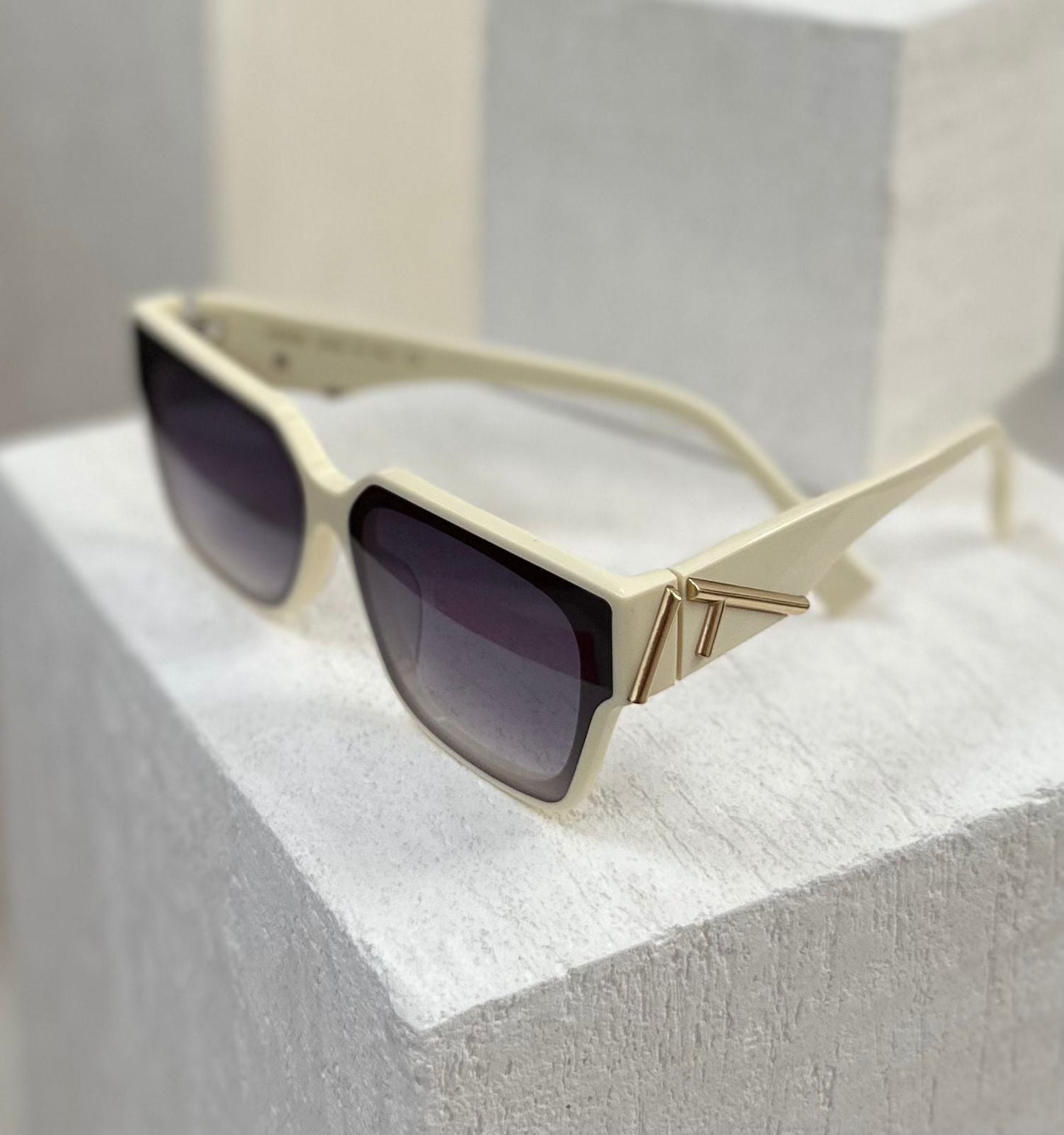 FENDI (4 Color)