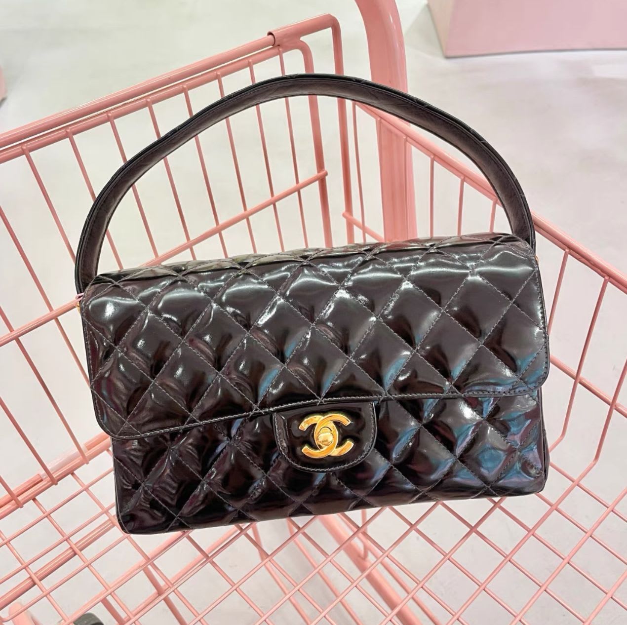 Chanel Chanel 19 Shoulder Bag - Rovelle Bags