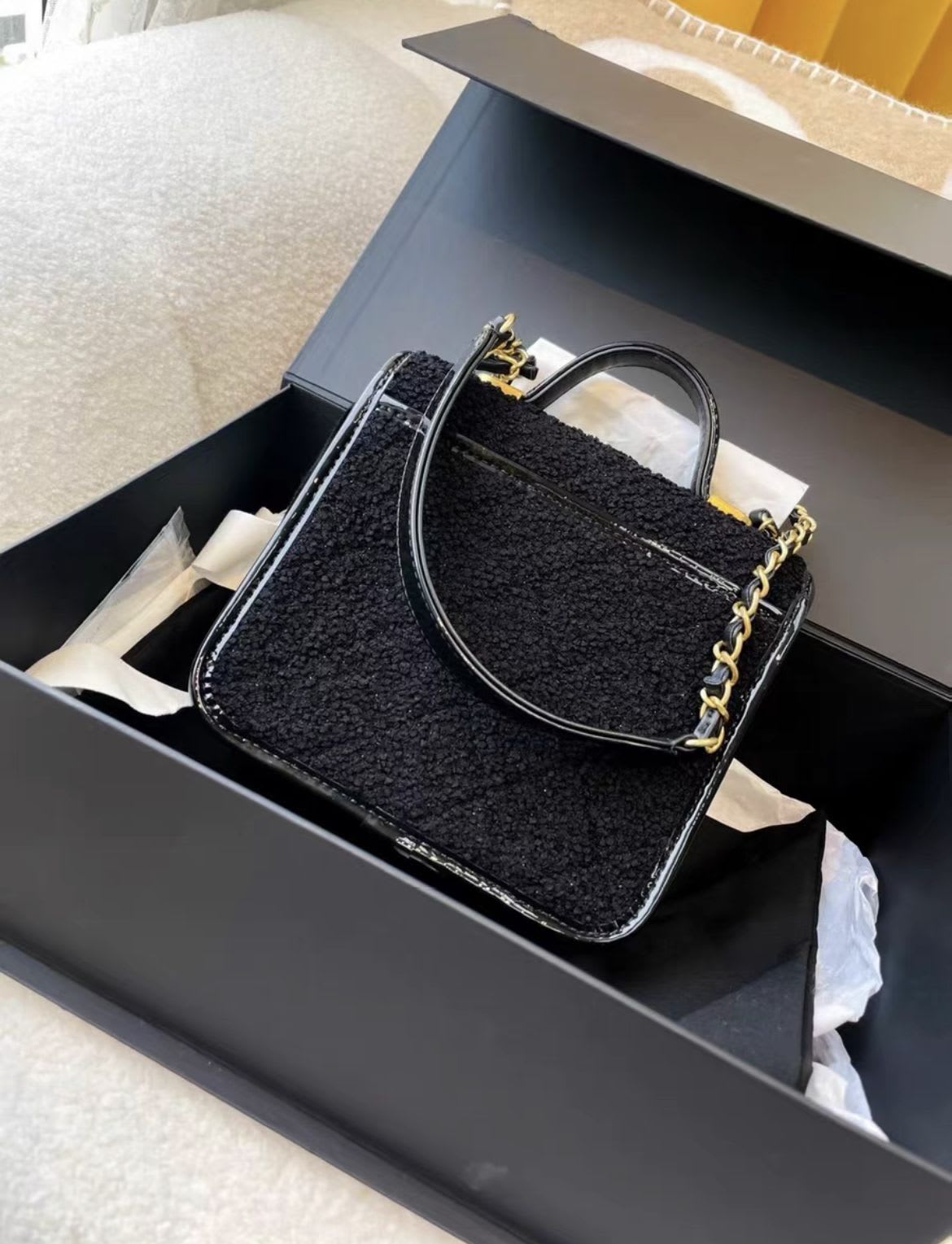 Chanel Chanel 22 Shoulder Bag - Rovelle Bags
