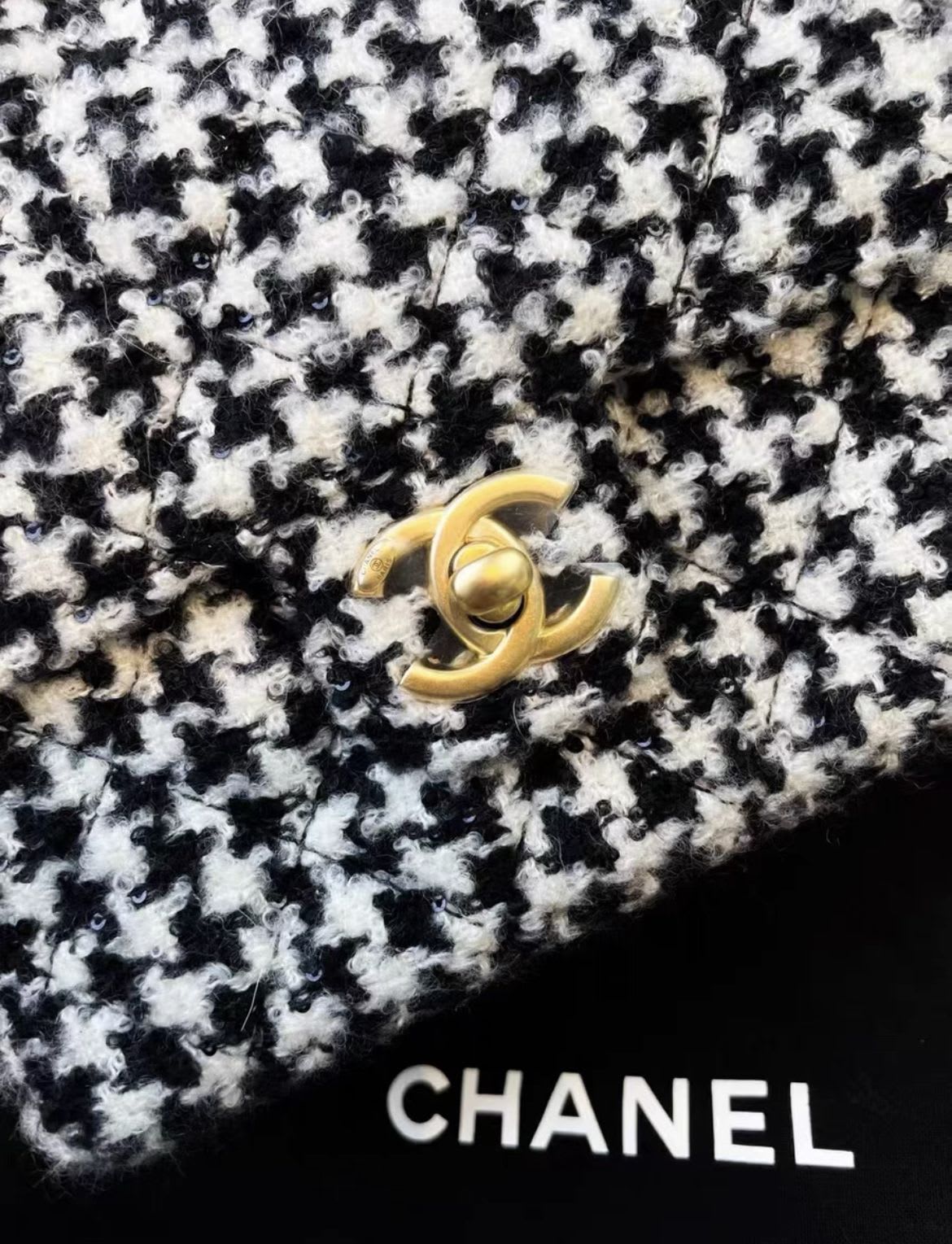 Chanel Chanel 22 Shoulder Bag - Rovelle Bags