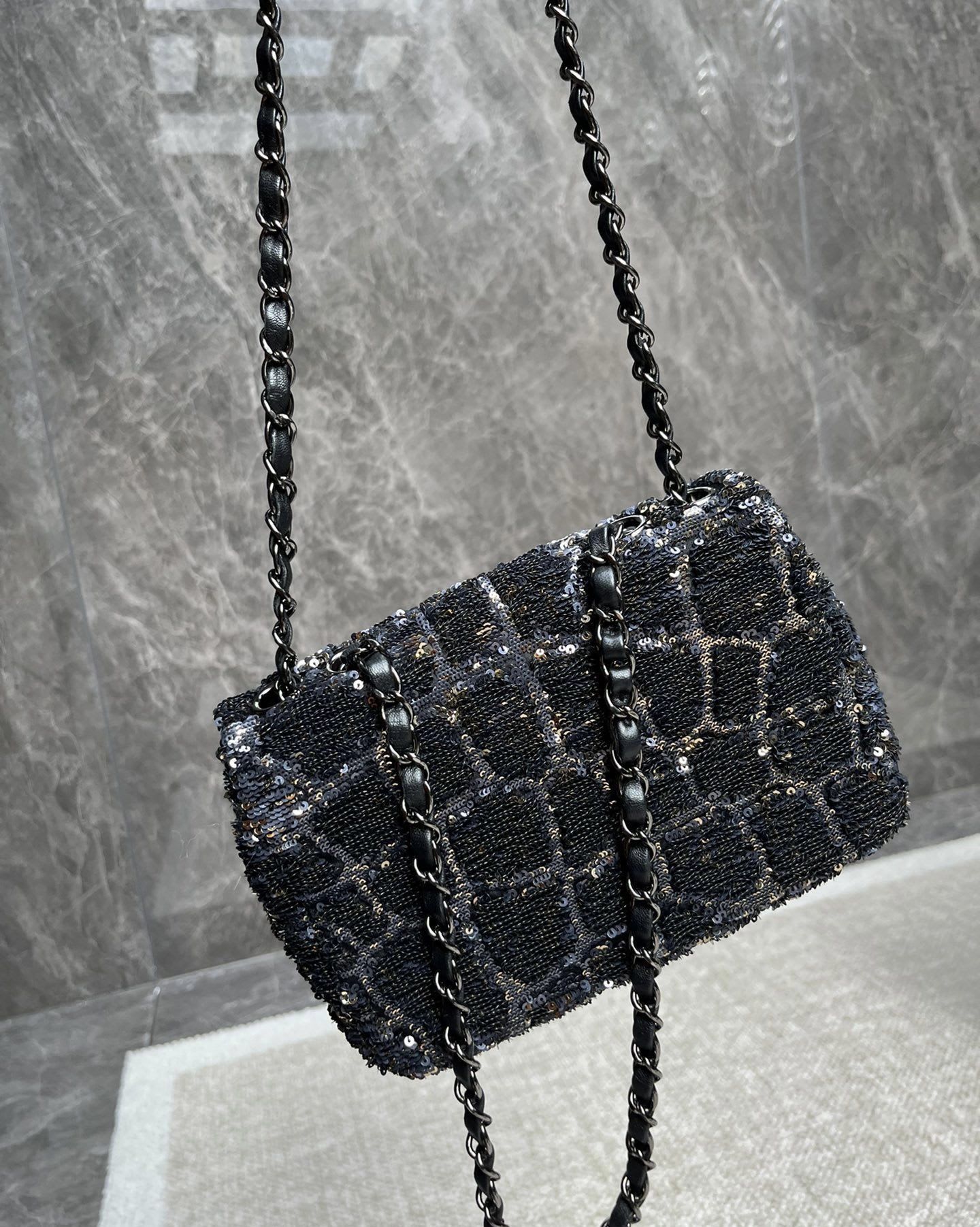 Chanel Handbag - Rovelle Bags
