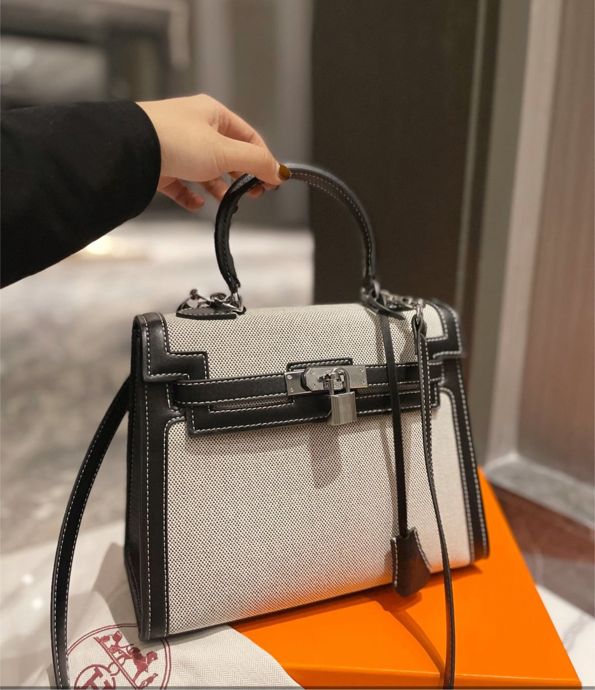 Hermès Handbag - Rovelle Bags