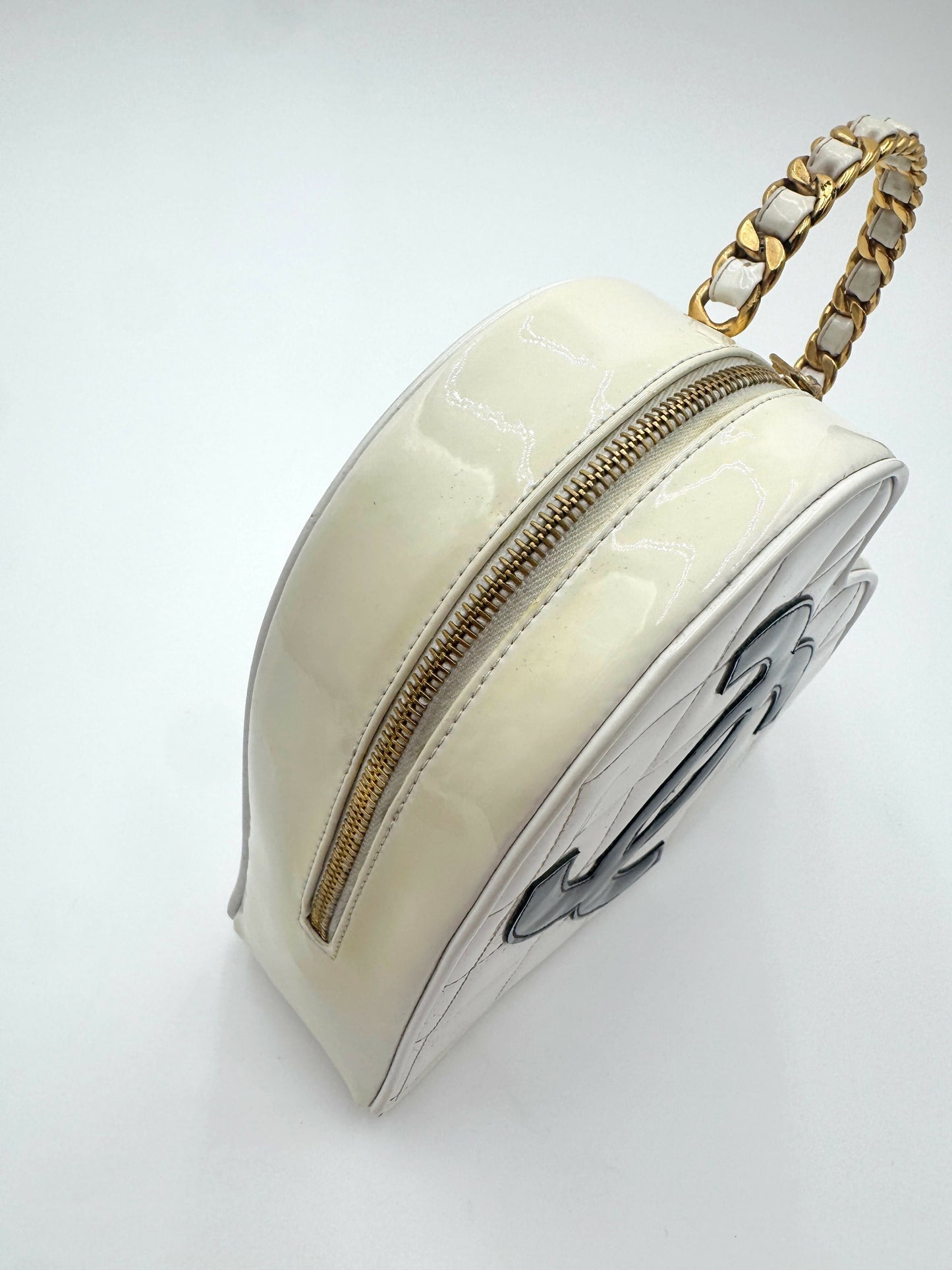 Chanel Chanel 19 Shoulder Bag - Rovelle Bags