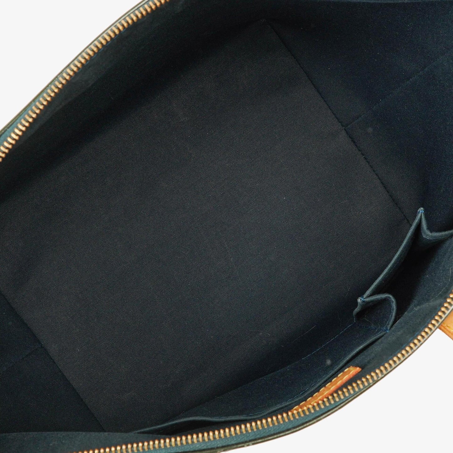 Louis Vuitton Bellevue Monogram Vernis Handbag