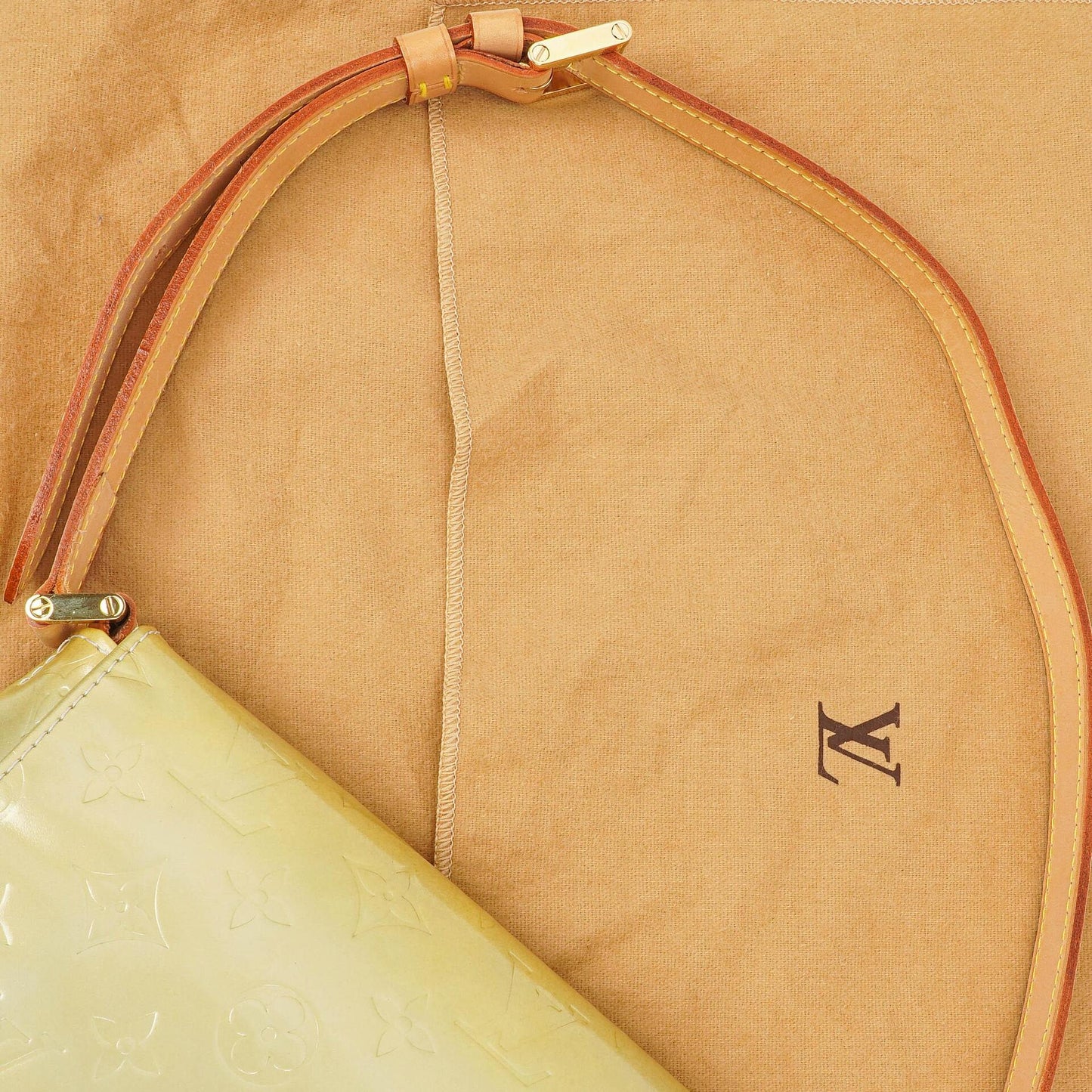 Louis Vuitton Thompson Street Green Monogram Vernis Leather Shoulder Bag