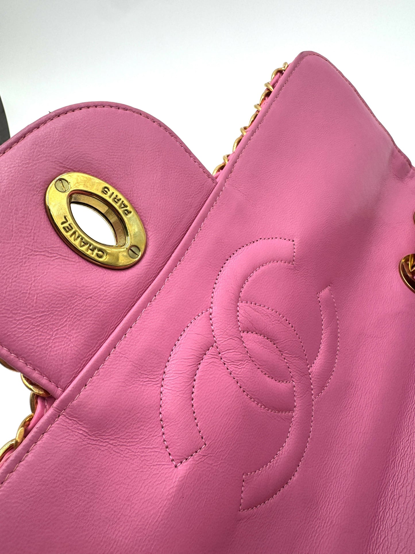 Chanel Chanel 19 Shoulder Bag - Rovelle Bags