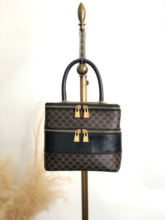 CELINE Macadam Triomphe Handbag Vanity bag Black utd2i7