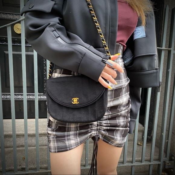 CHANEL 24k gold cloth shoulder bag