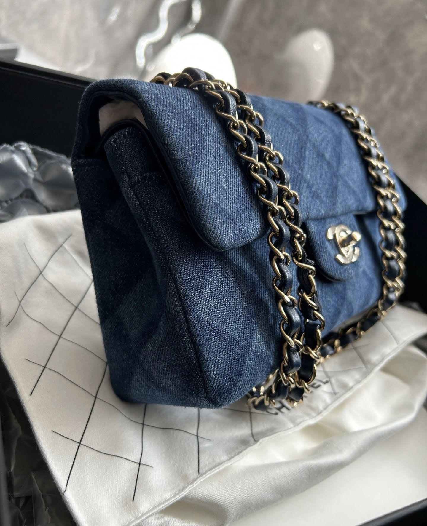 Chanel Chanel 22 Shoulder Bag - Rovelle Bags