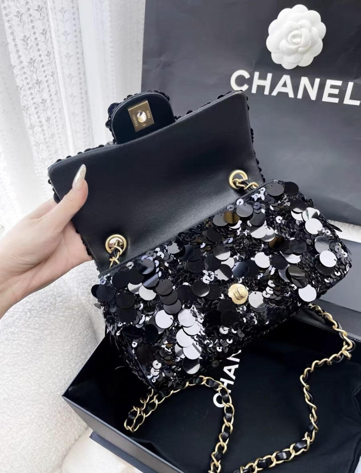 Chanel Chanel 22 Shoulder Bag - Rovelle Bags