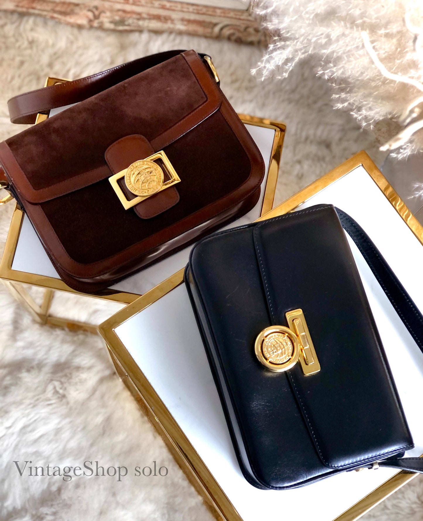 CELINE Medal motif Leather Crossbody Shoulder bag Black Old Celine 3sn772