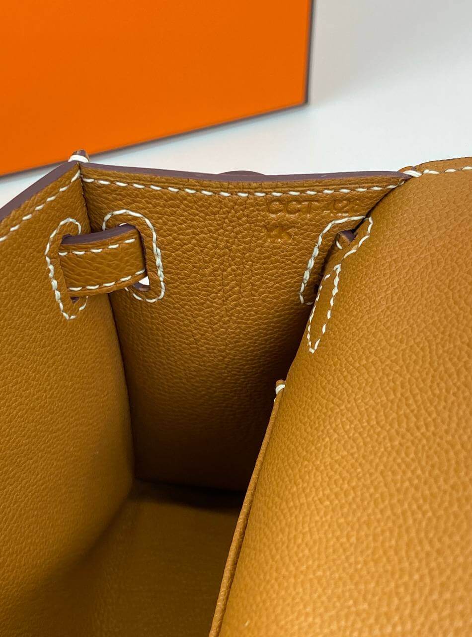 Hermès Kelly Handbag - Rovelle Bags