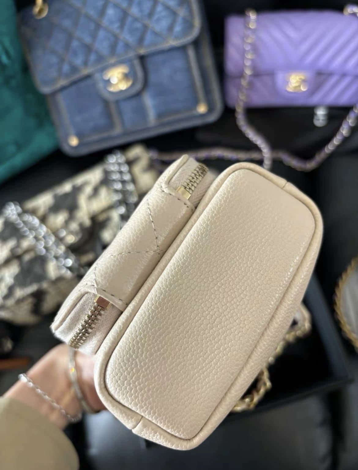 Chanel Chanel 22 Shoulder Bag - Rovelle Bags