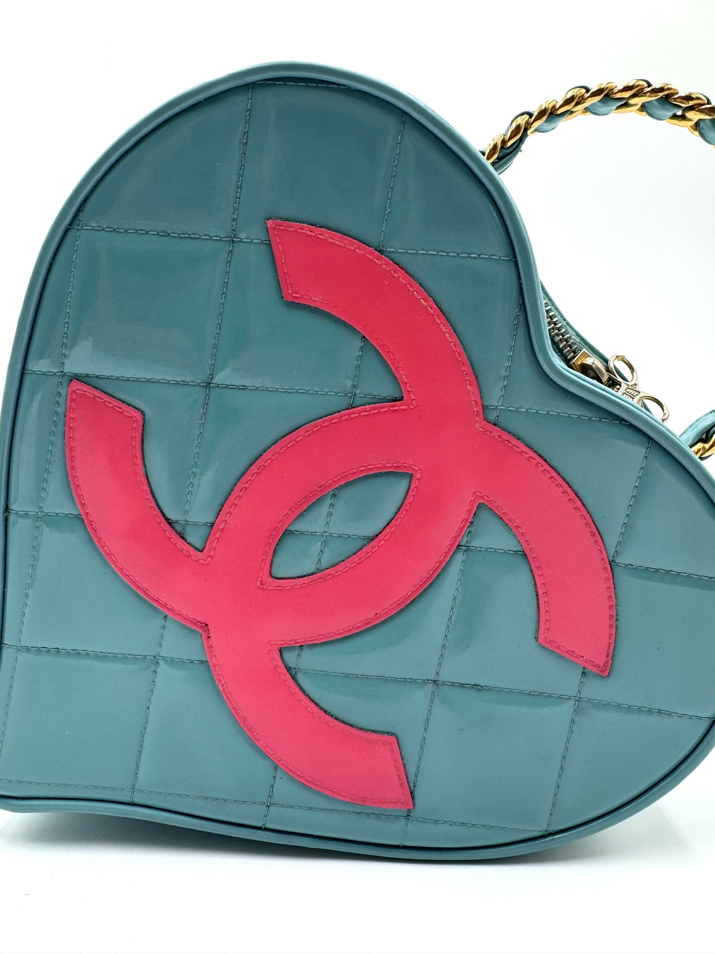 Chanel Chanel 19 Shoulder Bag - Rovelle Bags