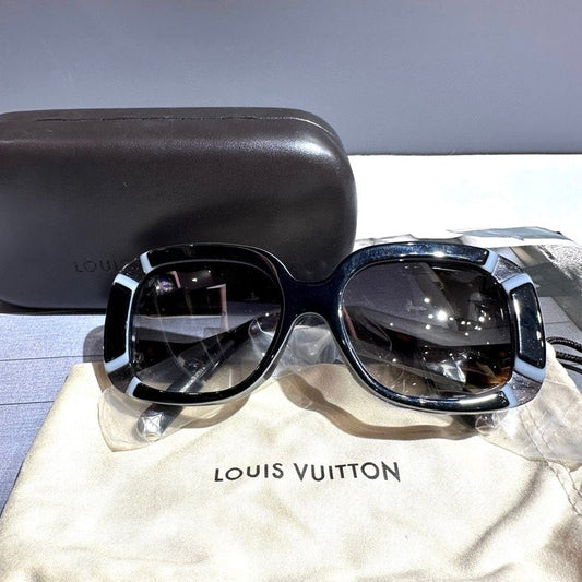 Louis Vuitton LV Sunglasses Black OS