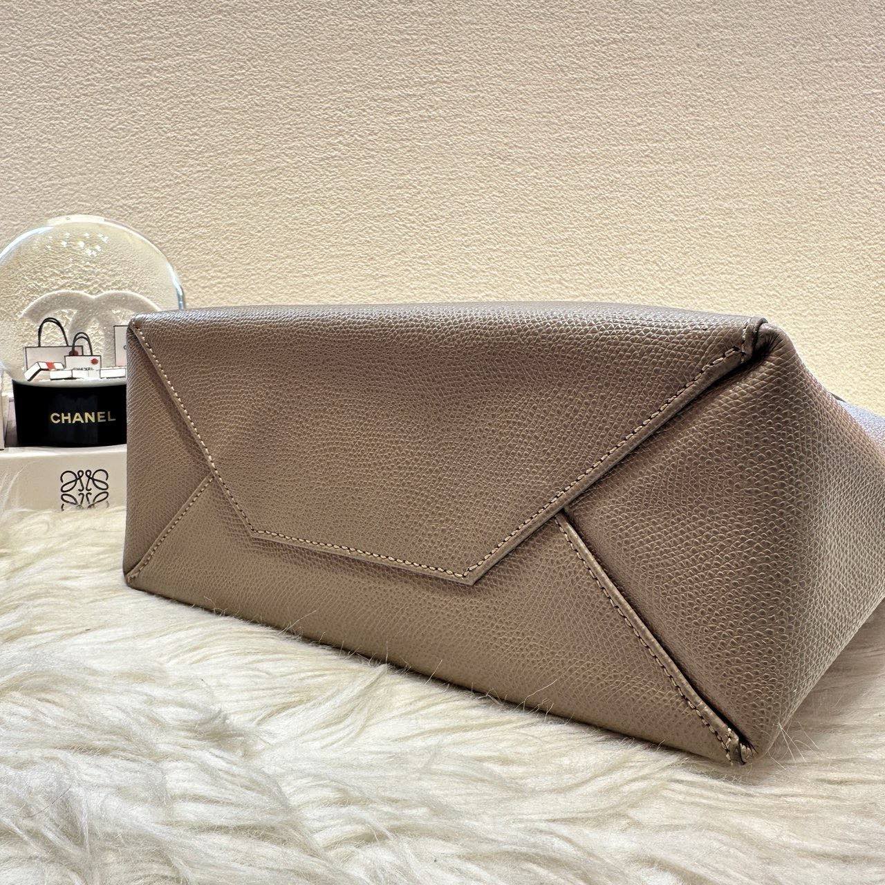 Luxury CELINE Tote Phantom Medium Gray Leather Tote Bag