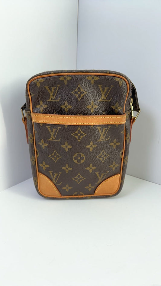 Louis Vuitton Monogram Brown Camera Bag - Crossbody Type