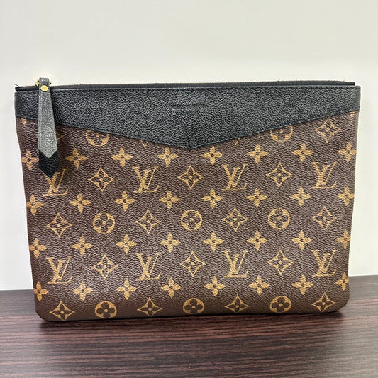 Louis Vuitton Monogram Daily Pouch Black Bag 3360