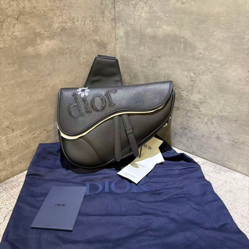 ?Un Dior full leather saddle bag