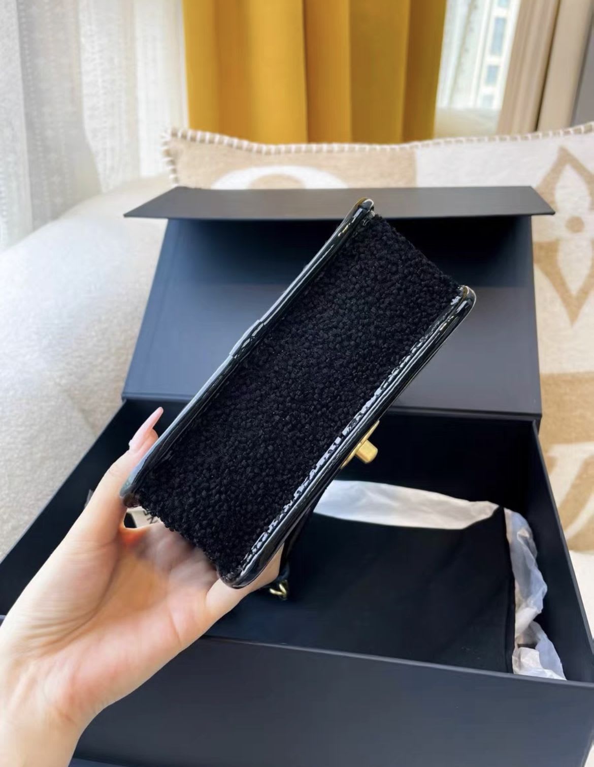 Chanel Chanel 22 Shoulder Bag - Rovelle Bags