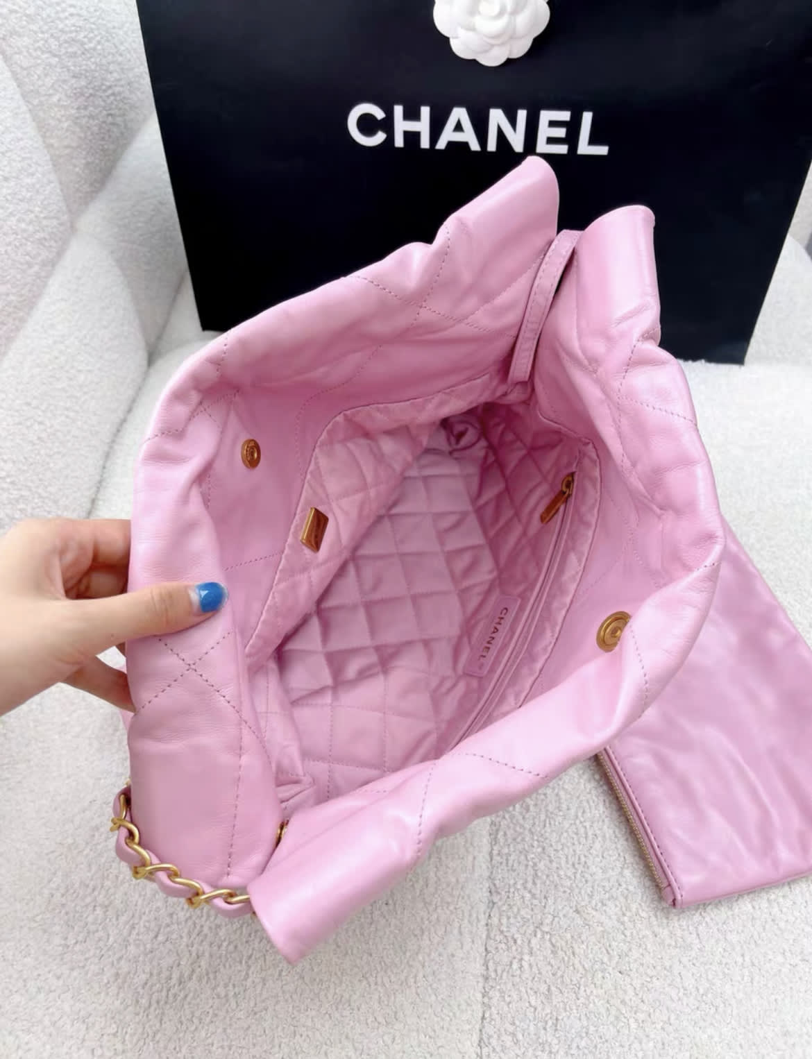 Chanel Chanel 22 Shoulder Bag - Rovelle Bags
