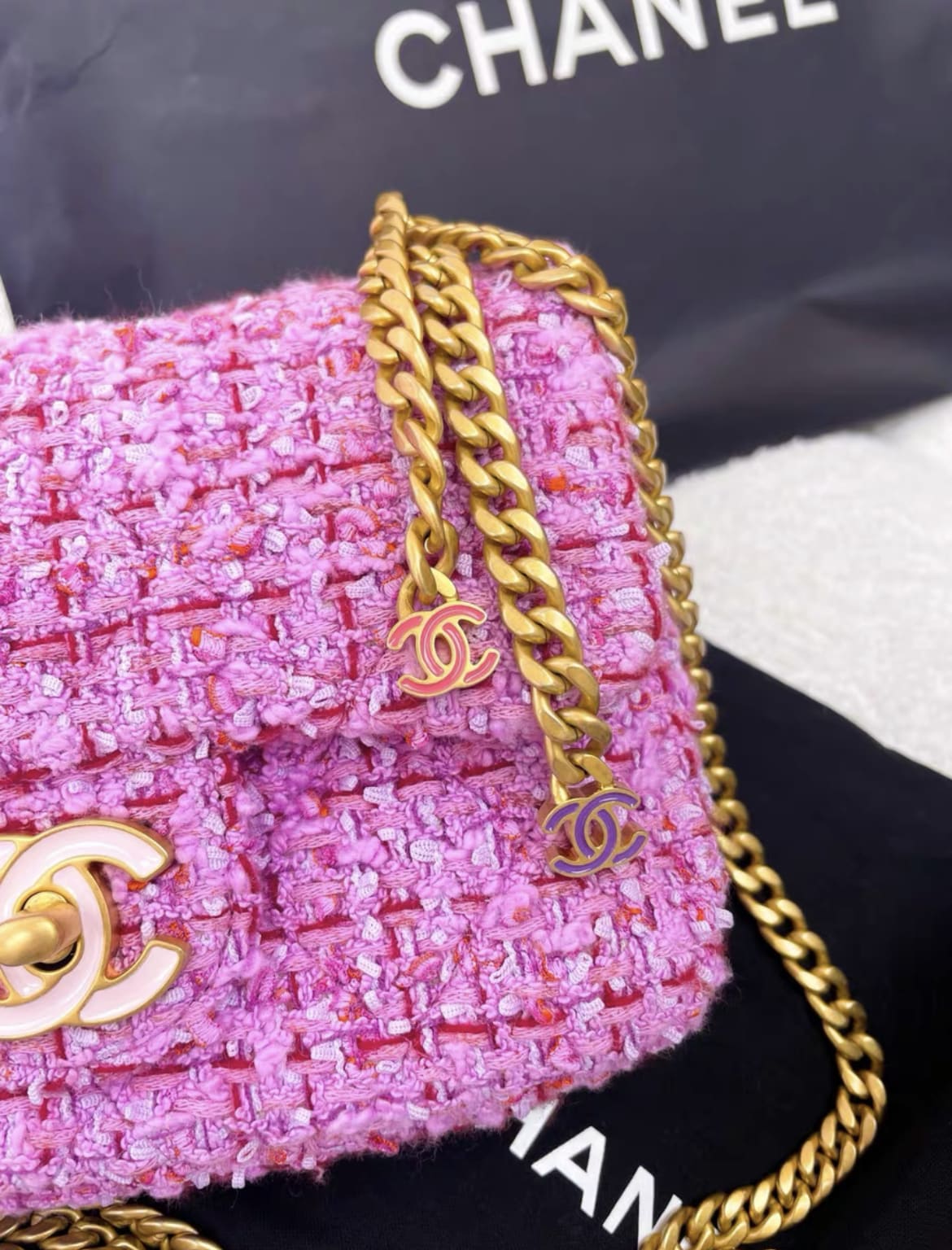 Chanel Chanel 22 Shoulder Bag - Rovelle Bags