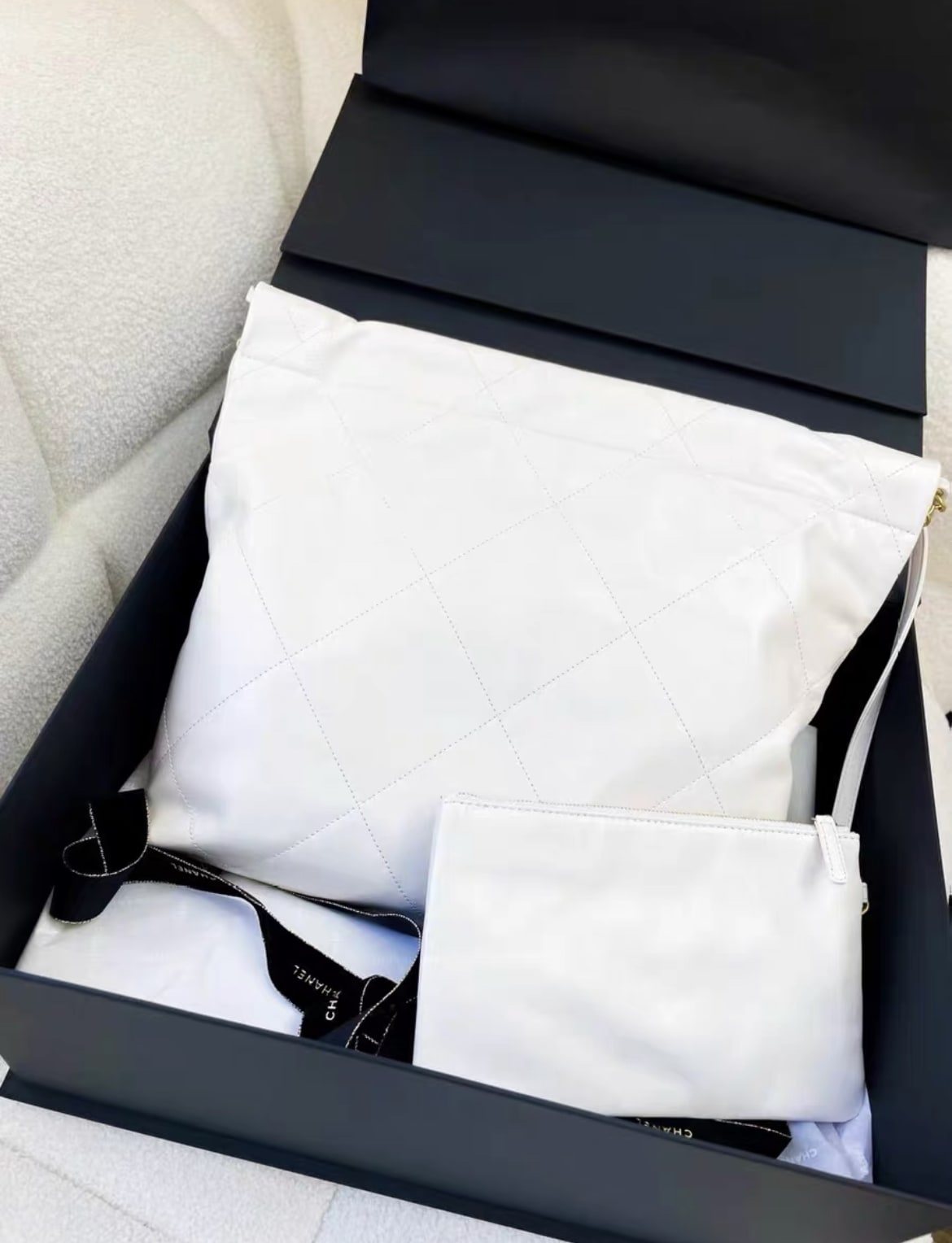 Chanel Chanel 22 Shoulder Bag - Rovelle Bags