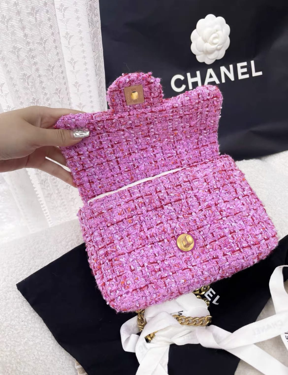 Chanel Chanel 22 Shoulder Bag - Rovelle Bags